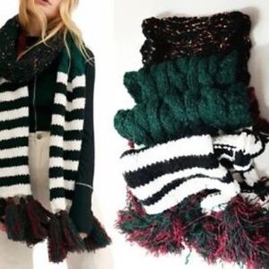 Free People Nova Chunky Knit Tassle Scarf